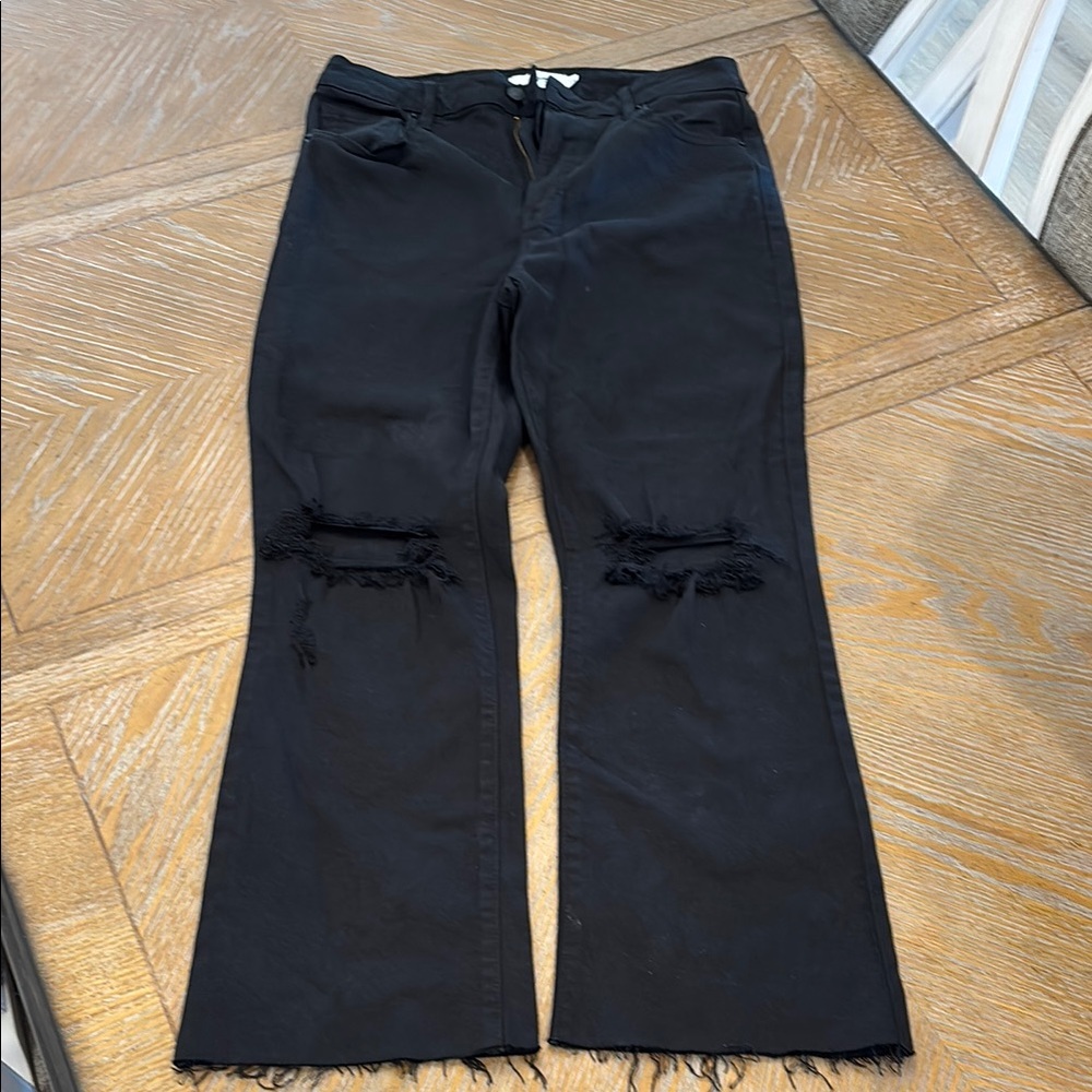 Black Distressed Women's Jeans